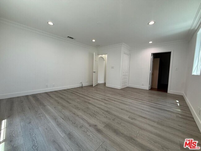 Building Photo - 6742 Radford Ave