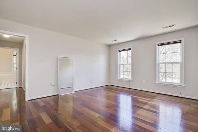 Building Photo - 19900 Belle Chase Dr