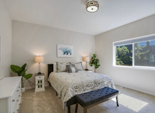 Building Photo - Furnished Westchester Lagoon Home