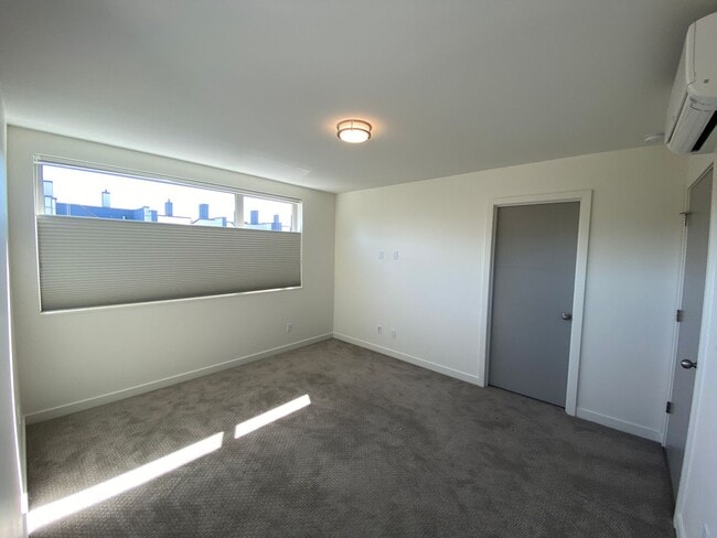 Building Photo - 3Bd/2.5Ba Seattle House