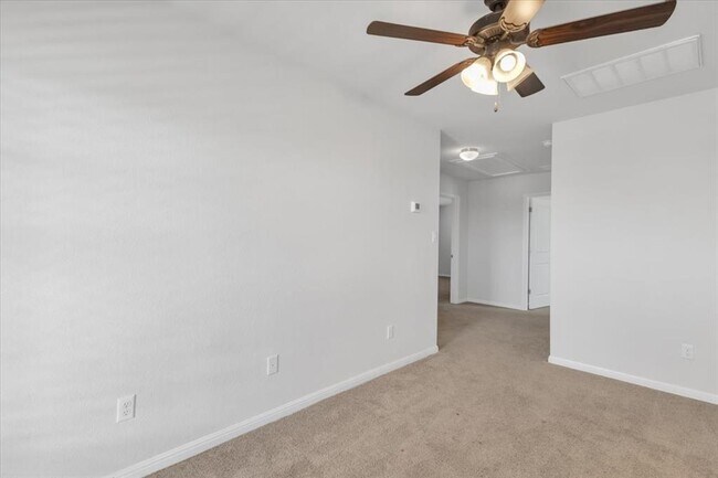 Building Photo - 223 Clearlake Dr