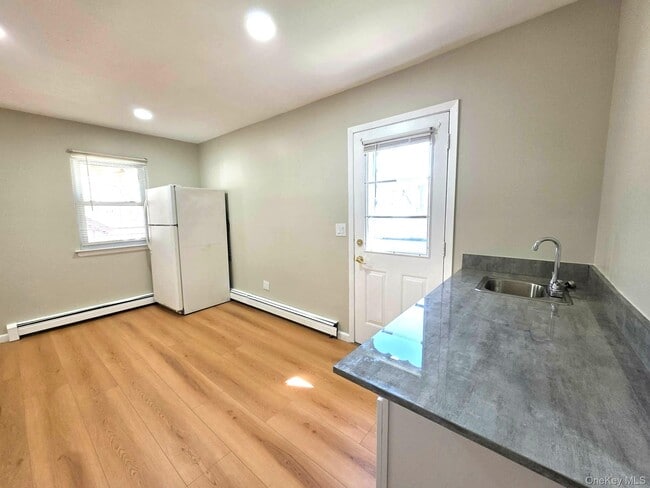 Building Photo - 308 Browns Rd