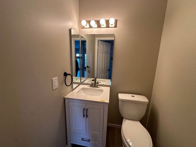 Building Photo - 6935 Tippecanoe Rd