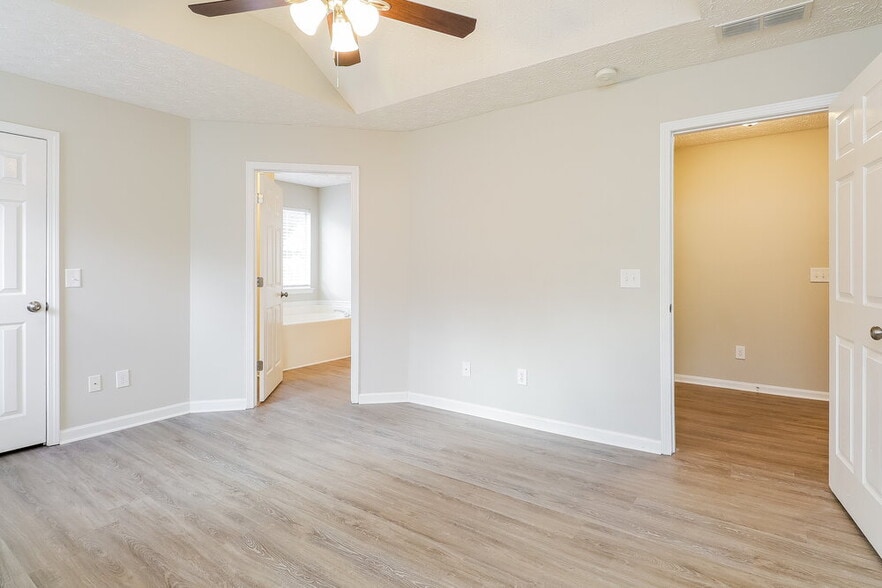 Building Photo - 90 Dylans Ct