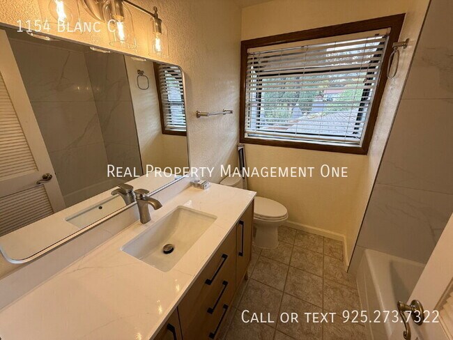 Building Photo - 1154 Blanc Ct