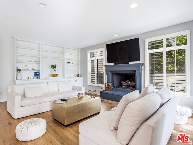 Building Photo - 3806 Paseo Primario