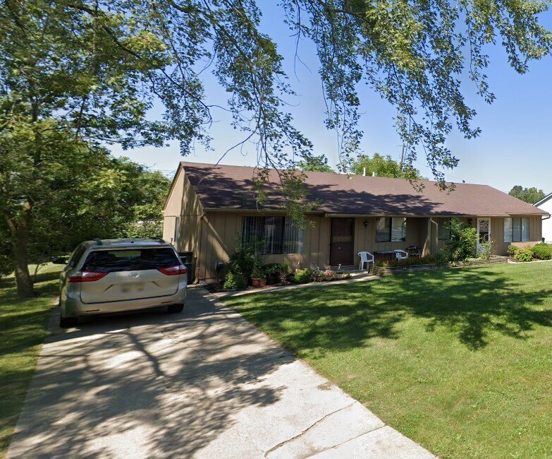 Building Photo - 5923 Niles Dr
