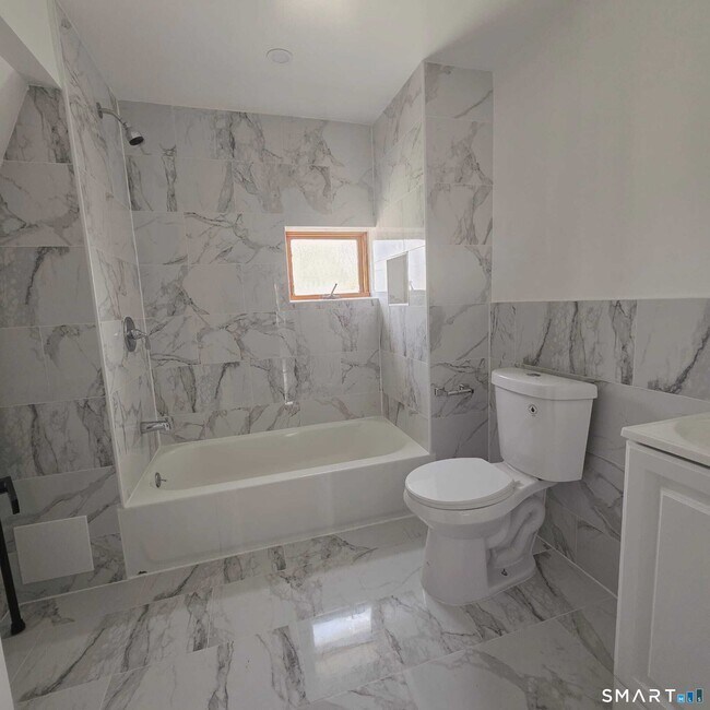 Building Photo - 124 Geddes Terrace