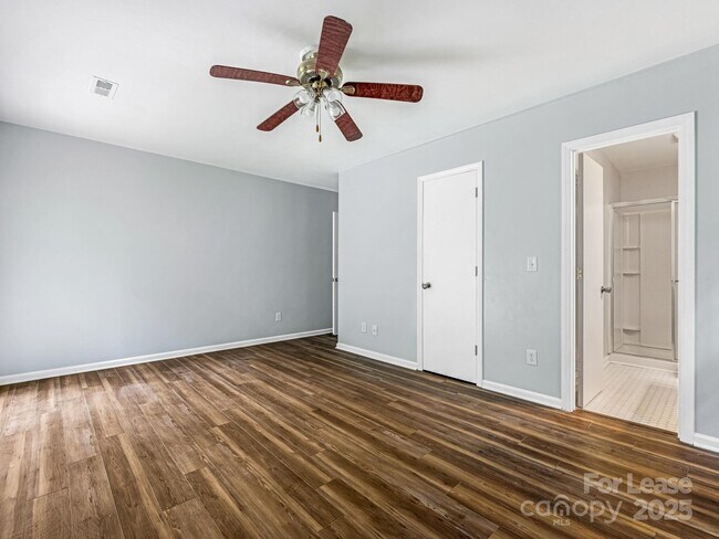 Building Photo - 7609 King Richard Ct