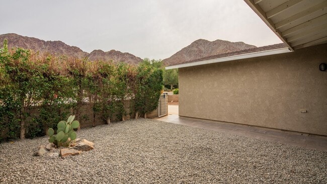 Building Photo - 53635 Avenida Bermudas