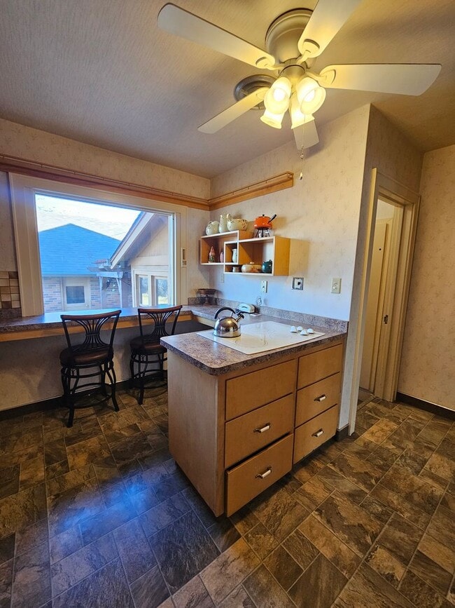 Building Photo - 4 BED | 2.5 BATH | DOUBLE GARAGE | WEST RAPID | FURNISHED