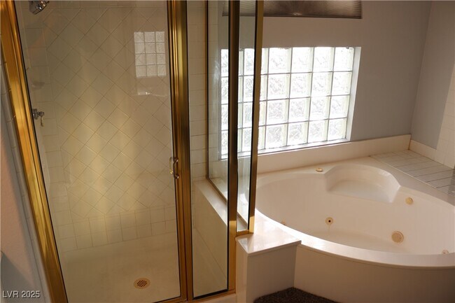 Building Photo - 3733 Deer Flats St