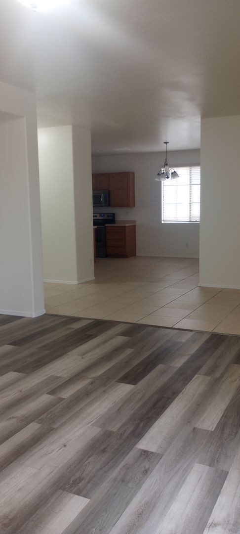 Building Photo - Cute Home Located In The Stoneridge Golf Community