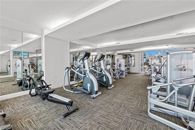 Building Photo - 3000 Oasis Grand Blvd