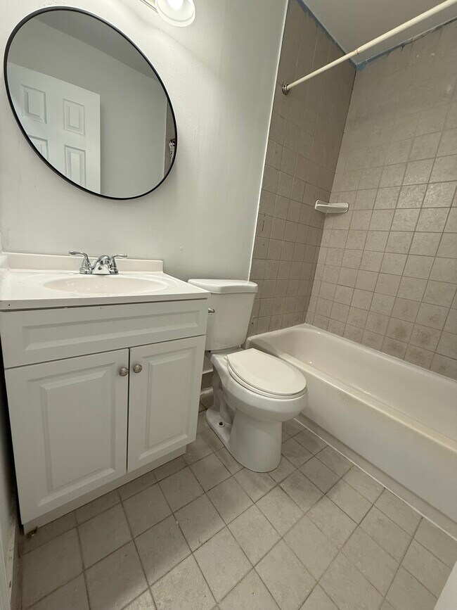 Building Photo - 238 Stevenson Square