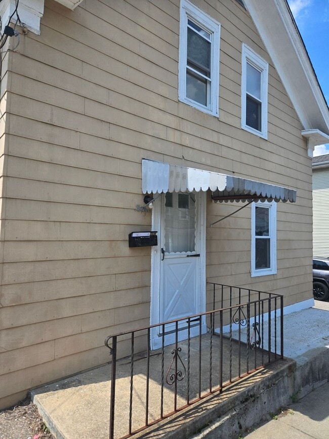 Building Photo - Providence/PC Area Single Family - $2,550