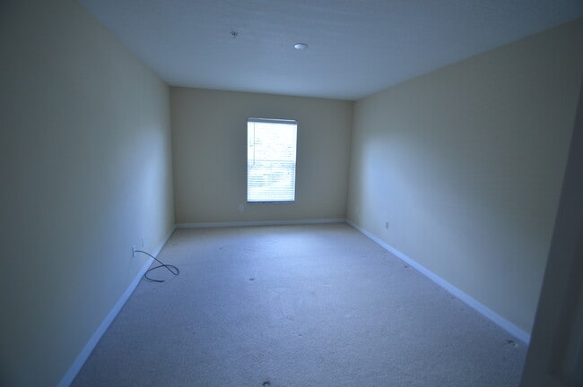 Building Photo - ALTAMONTE SPRINGS: 2 Story Townhouse, 3 bed/2.5 Bath, 1 Car Garage