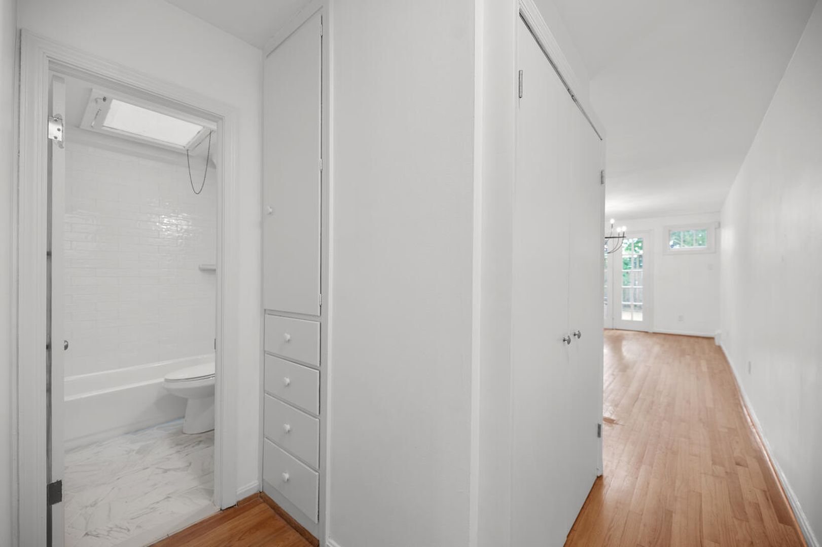 Building Photo - 2510 East Pl NW