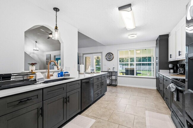 Building Photo - 5111 Keystone Dr