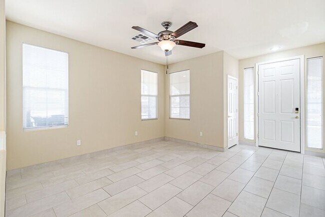 Building Photo - Spacious Mountains Edge Home with 4 Bedrooms & 2-Car Garage