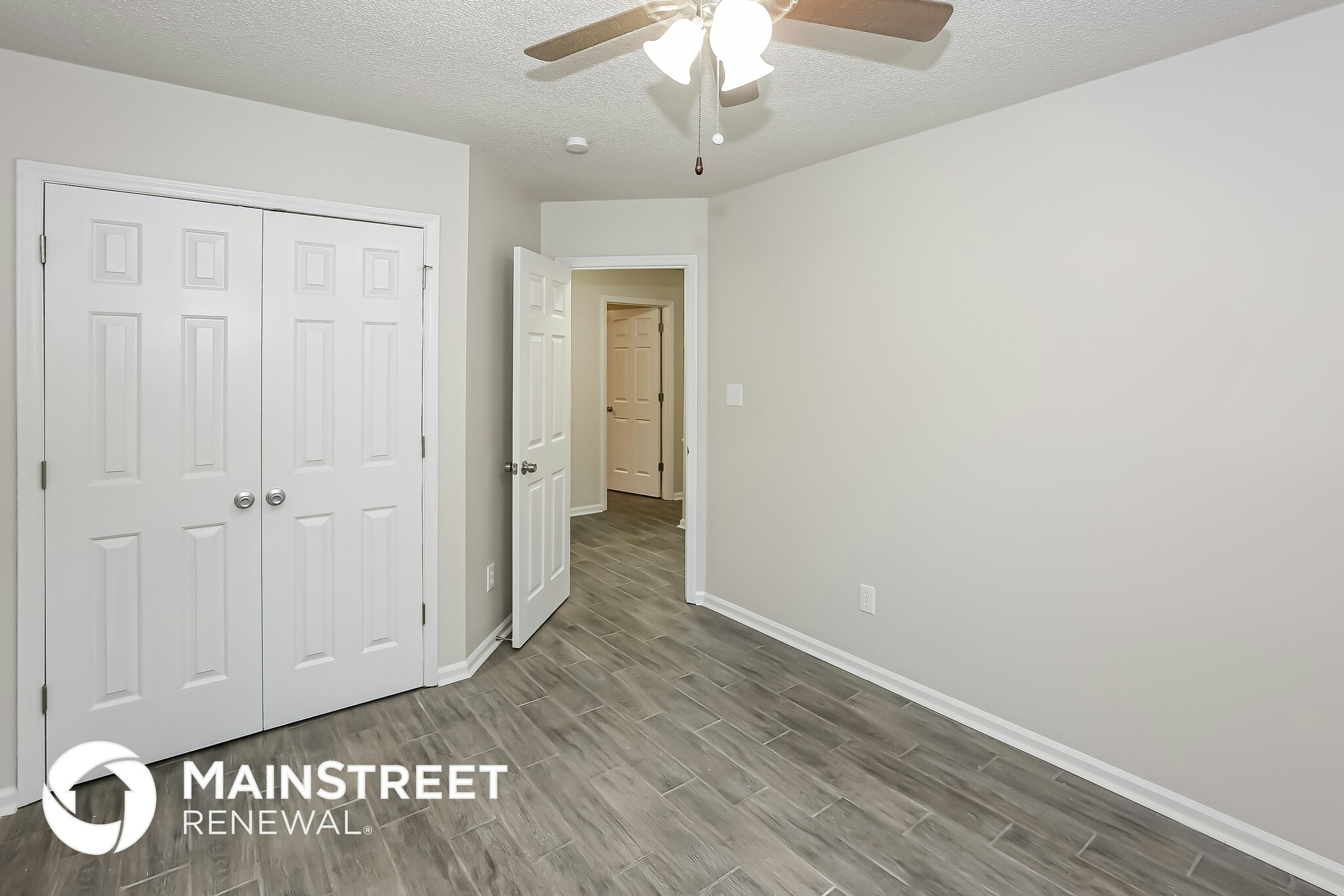 Building Photo - 3330 Crescent Knoll Dr