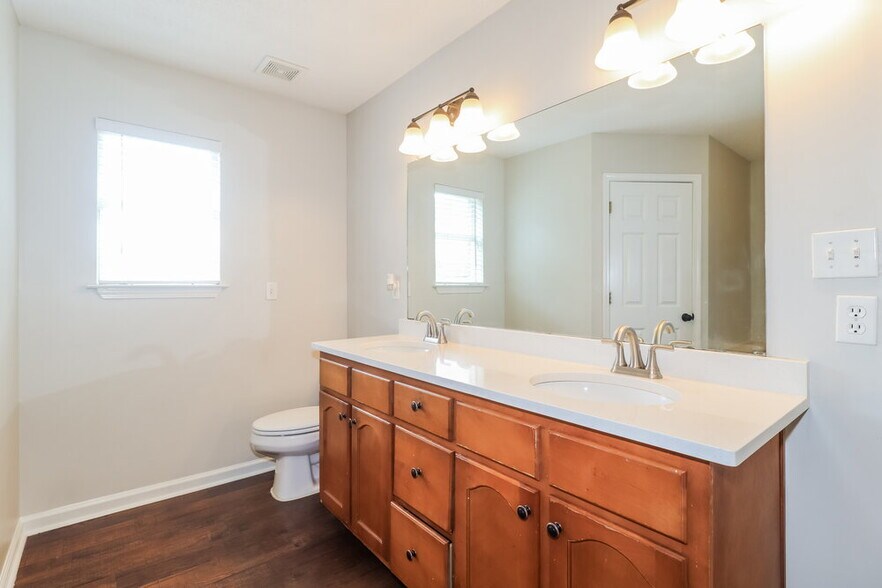 Building Photo - 8161 Loden Cove