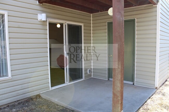 Building Photo - 2529 Ferndale Ln