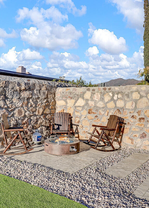 Building Photo - 7313 Cerro Negro Dr