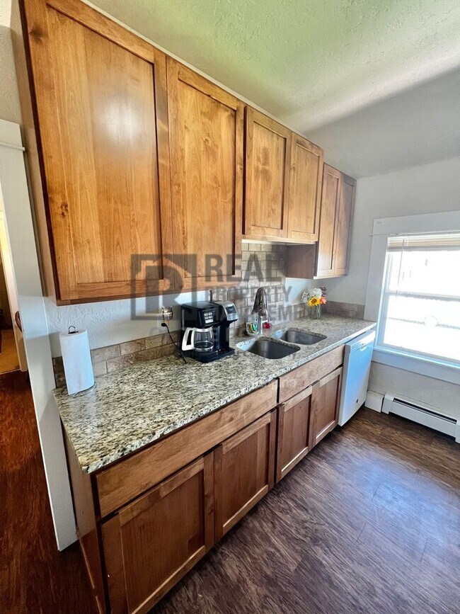 Building Photo - 201 E S 1st St