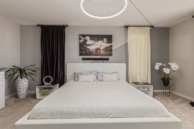 Building Photo - MODERN DESIGNED 4-BED, 3-BATH HOME IN SOUT...
