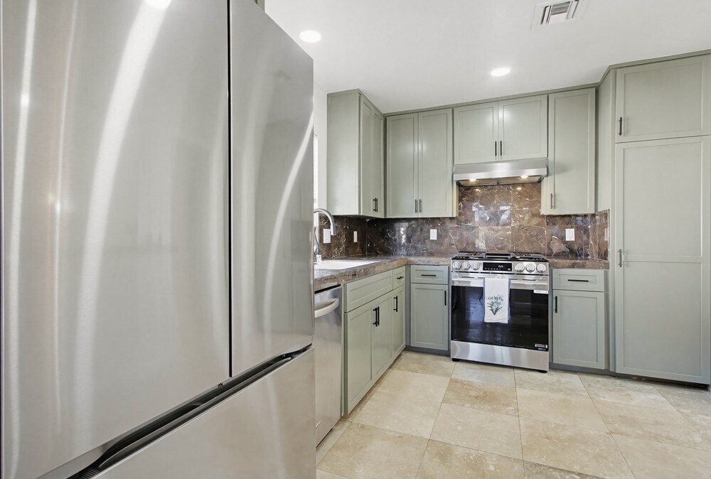 Building Photo - 17440 Plaza Cerado