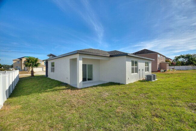 Building Photo - Deposit-Free! Modern, energy efficient hom...