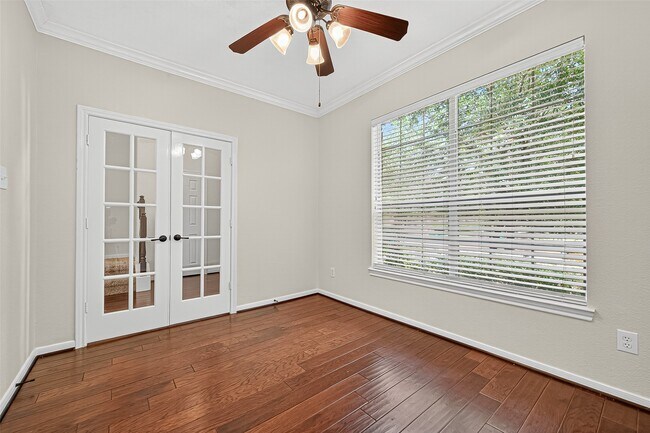 Building Photo - 15 Hadlock Pl