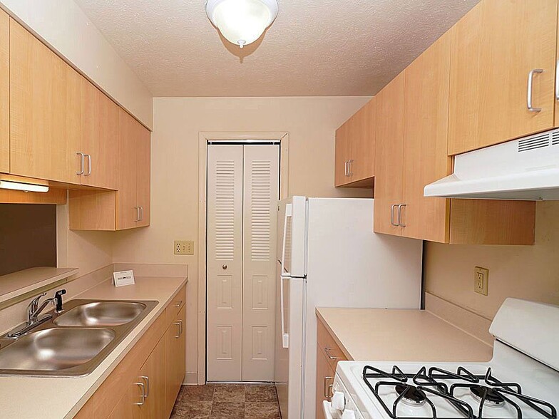 Building Photo - Trappers Cove Apartments