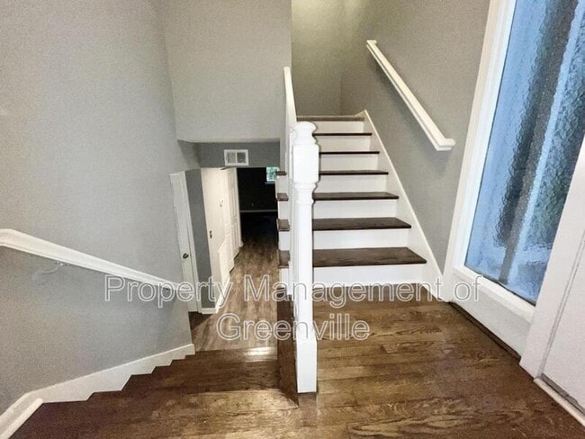 Building Photo - 82 Briarview Cir