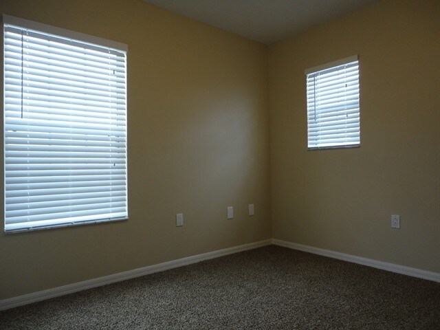 Building Photo - 11112 Silver Fern Way