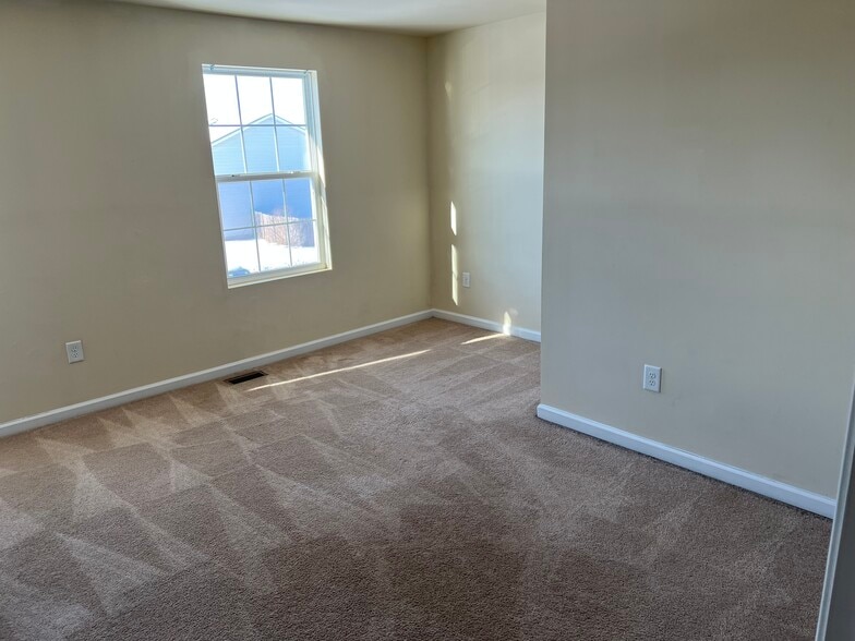 Building Photo - 36 Defy Ln