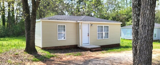 Building Photo - Two Bedroom House for Rent in Lancaster SC!