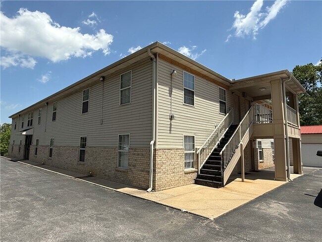 Building Photo - 8148 Randall Ln