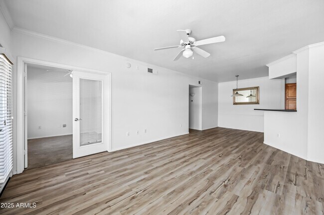 Building Photo - 15095 N Thompson Peak Pkwy