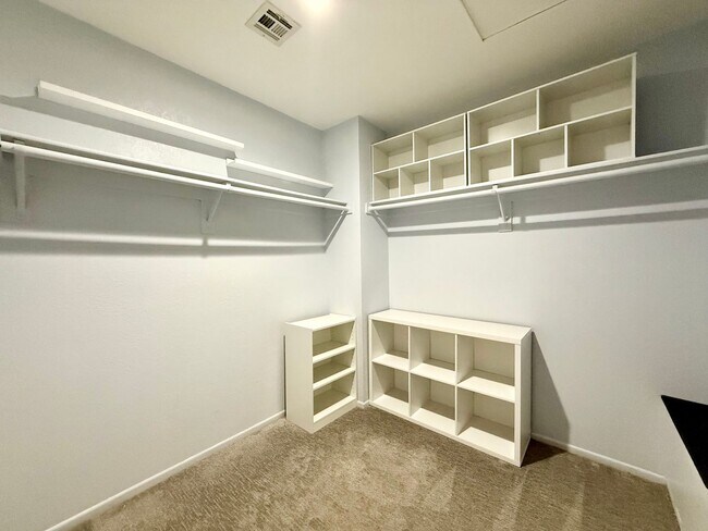 Building Photo - AVAILABLE NOW!! Upstairs 2 Bedroom 2 Bathroom Condo in Cathedral City!!