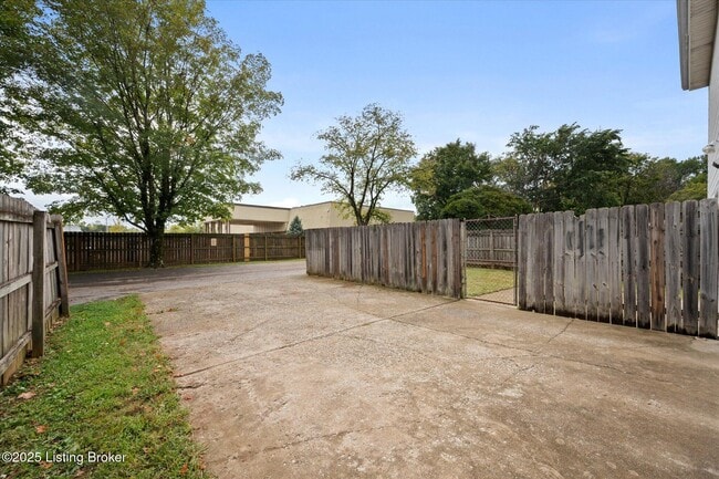 Building Photo - 12428 Brothers Ave