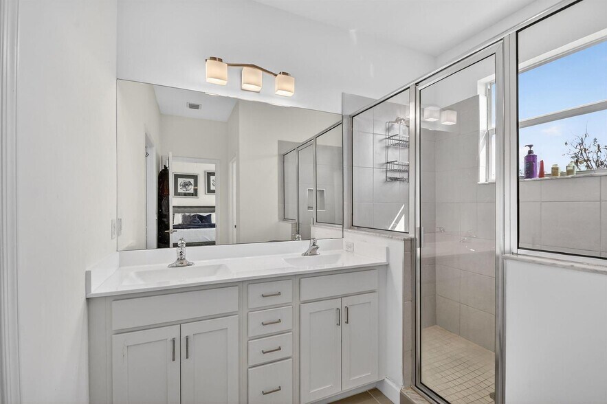 Building Photo - 4790 Navali Dr