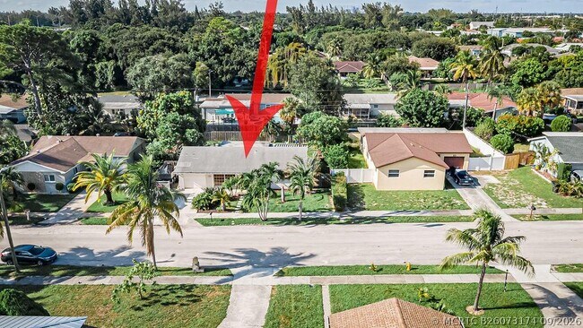 Building Photo - 1750 16th Ave N