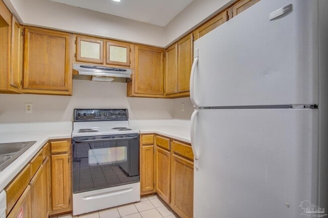 Building Photo - 3050 Belle Meade Dr
