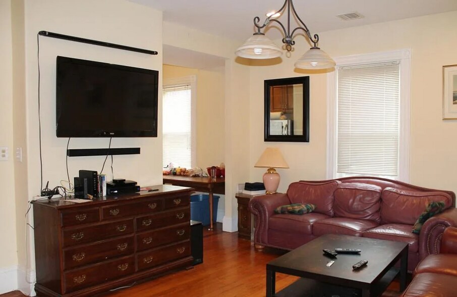 Building Photo - 270 Parker Hill Ave