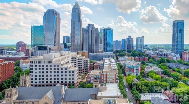 Building Photo - 640 N Church St