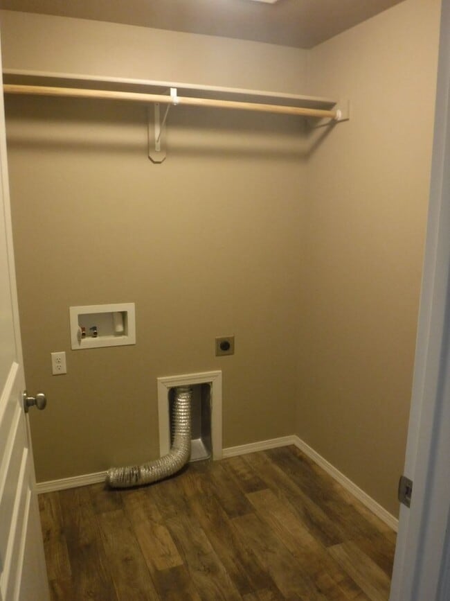 Building Photo - Awesome Caldwell 3 bed, 2 bath cutie!