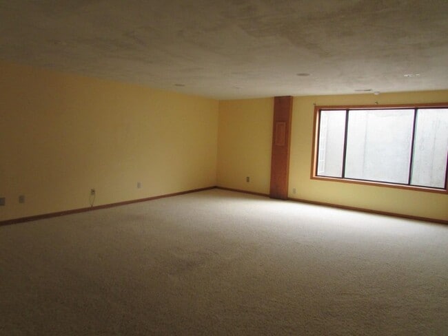 Building Photo - 4616 Farmstead St