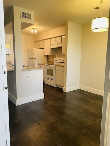 Building Photo - 2405 NW 33rd St